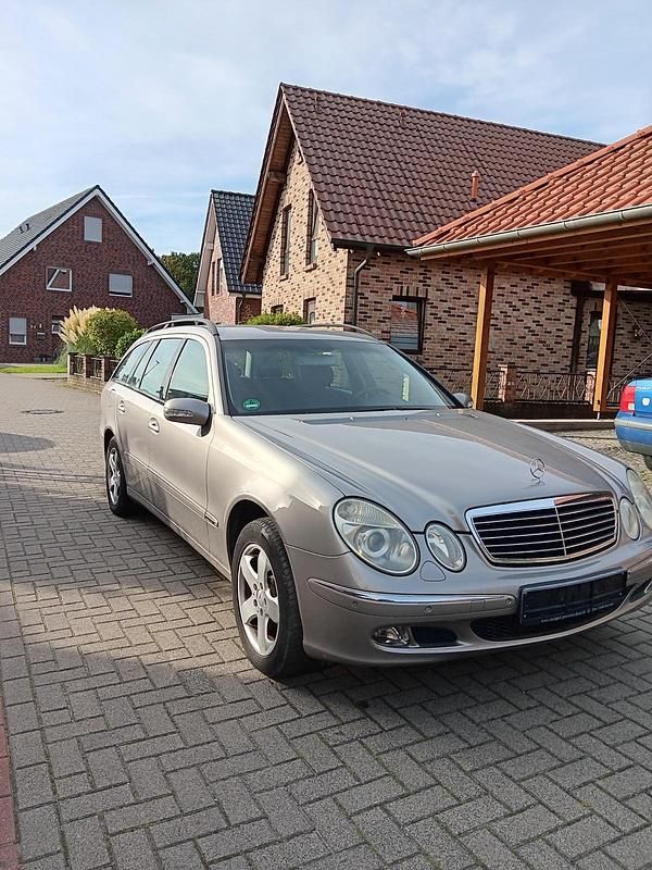 Gebraucht Mercedes E240 Elegance 177 PS (130 kW) 2004 Grau Kombi