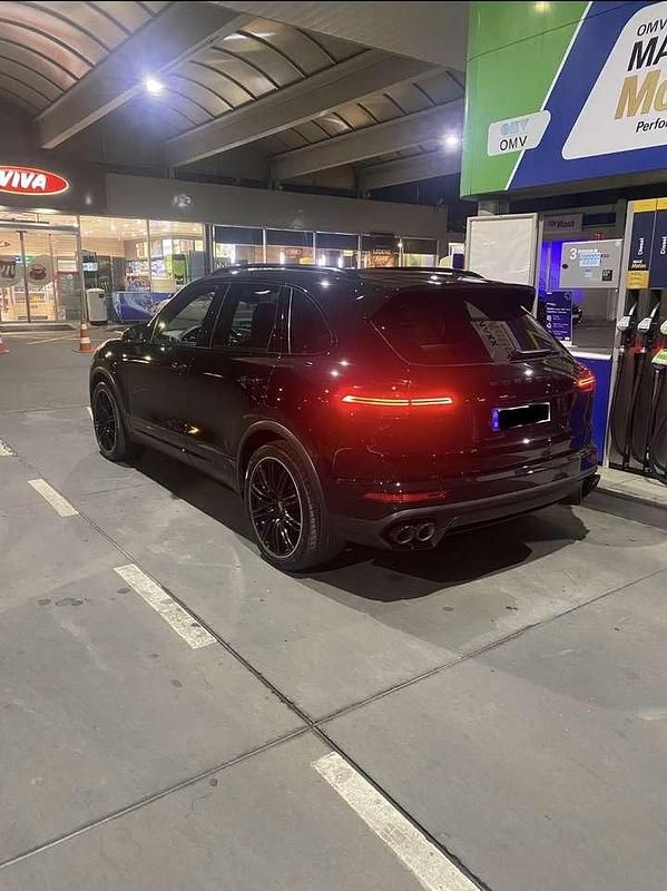 Schwarz Gebraucht 2015 Porsche Cayenne SUV | 29.000 € (Fairer Preis) - Bild 1/4