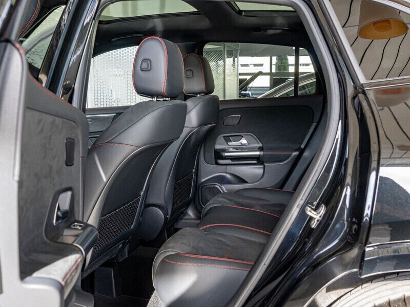 Gebraucht Mercedes GLA250 AMG 224 PS (164 kW) 2024 Schwarz / kosmosschwarz (metallic) SUV