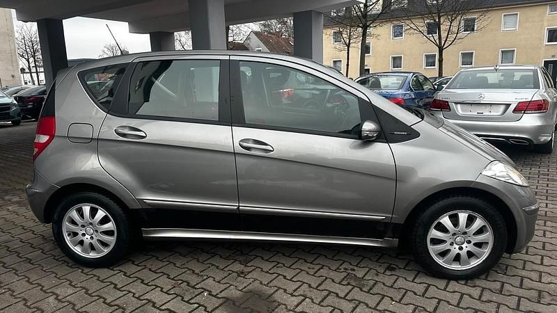 Gebraucht Mercedes A160 82 PS (60 kW) 2008 Kometgrau  metalliclack Kleinwagen
