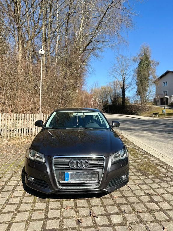 Gebraucht Audi A3 Ambiente 140 PS (102 kW) 2010 Grau Kleinwagen