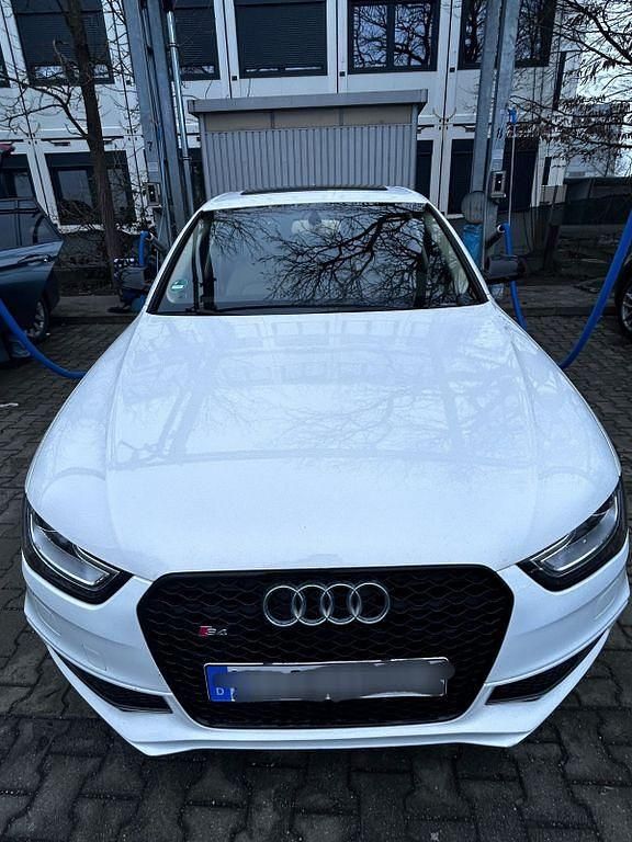 Weiß Gebraucht 2014 Audi A4 S-Line Limousine | 11.500 € (Fairer Preis) - Bild 1/4