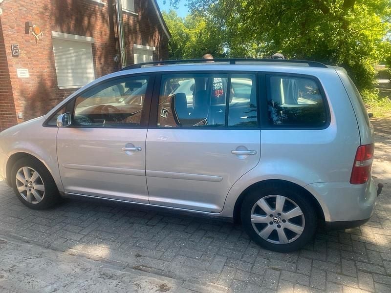 Silber Gebraucht 2006 VW Touran Van / Kleinbus | 1.150 € (Superpreis) - Bild 1/4