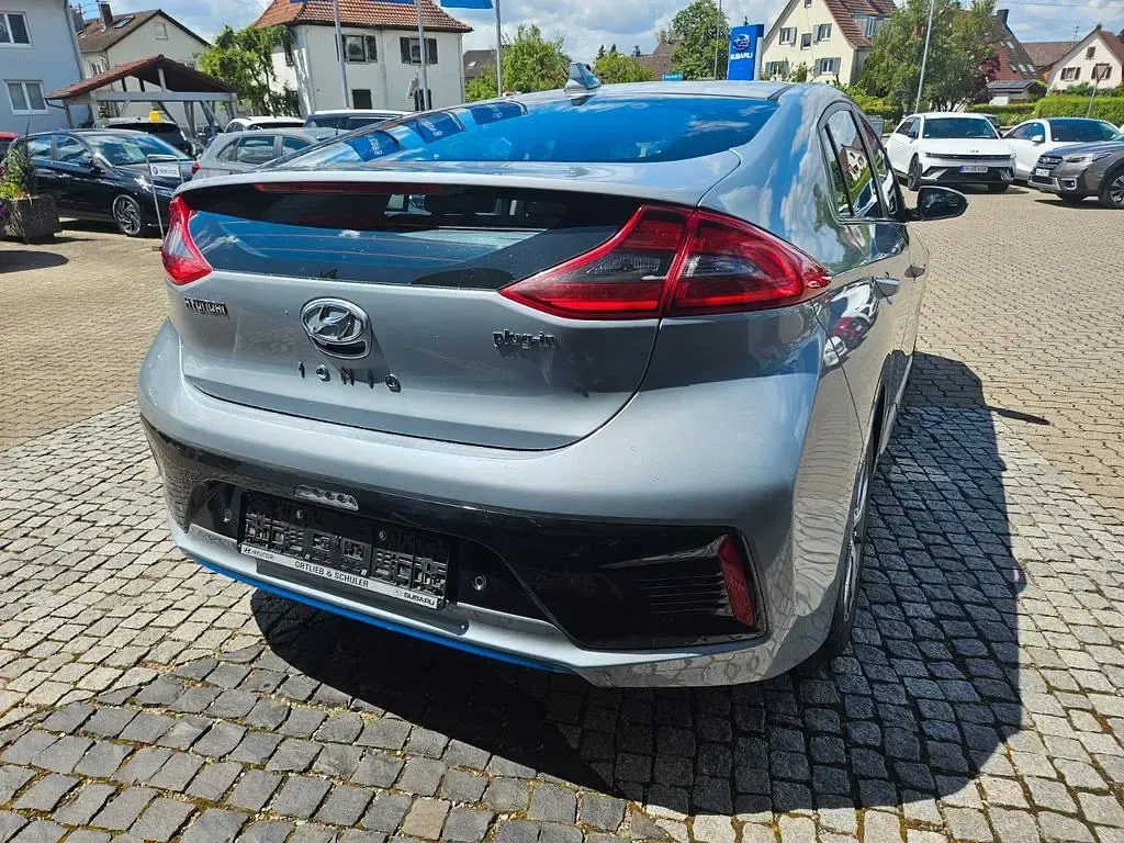 Gebraucht Hyundai Ioniq Style 141 PS (103 kW) 2017 Silber Kleinwagen
