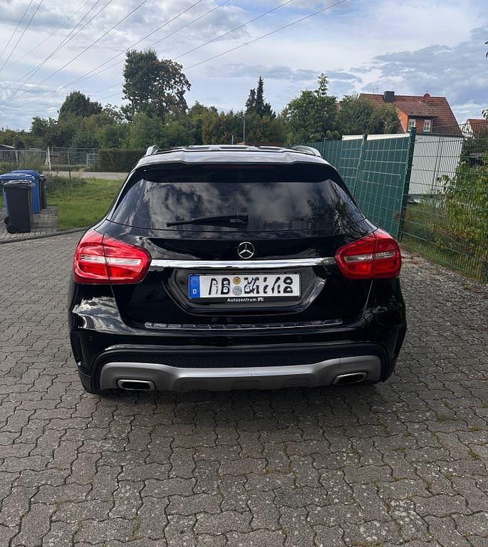 Gebraucht Mercedes GLA220 AMG line 177 PS (130 kW) 2015 Schwarz SUV