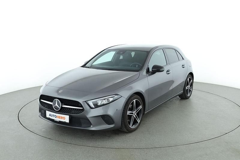 Grau Gebraucht 2019 Mercedes A180 Progressive Limousine | 16.820 € (Guter Preis) - Bild 1/3