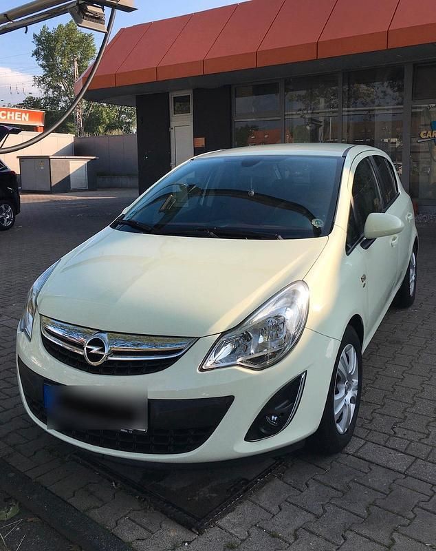 Weiß Gebraucht 2011 Opel Corsa Kleinwagen | 4.500 € (Fairer Preis) - Bild 1/4