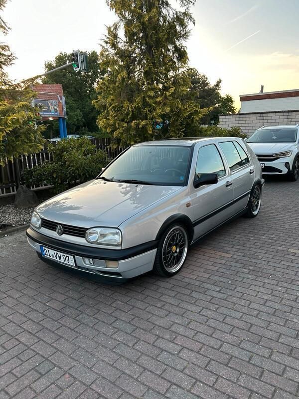 Silber Gebraucht 1997 VW Golf III GT Kleinwagen | 9.999 € - Bild 1/4