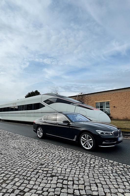 Gebraucht BMW 730 265 PS (194 kW) 2018 Schwarz Limousine
