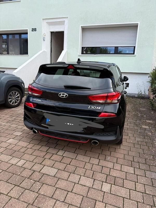 Schwarz Gebraucht 2020 Hyundai i30 Limousine | 25.000 € (Fairer Preis) - Bild 1/4