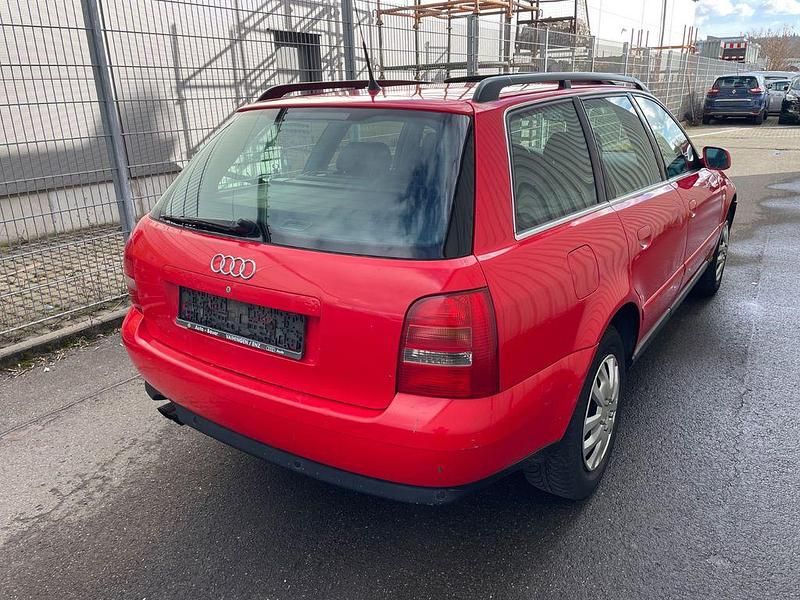 Gebraucht Audi A4 Ambiente 165 PS (121 kW) 1999 Rot Kombi