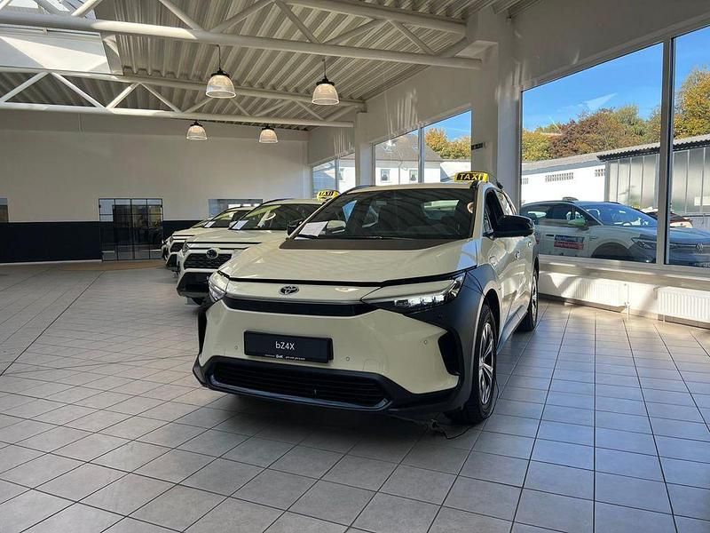 Schwarz Neu 2025 Toyota bZ4X SUV | 42.825 € - Bild 1/4