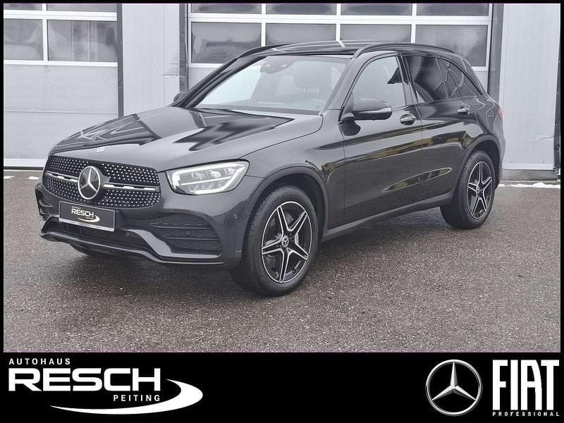 Lack graphitgrau (metallic) Gebraucht 2022 Mercedes GLC400d AMG SUV | 47.990 € (Fairer Preis) - Bild 1/4