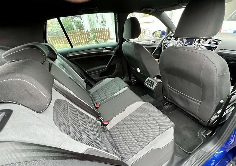 Gebraucht VW Golf VII Highline 150 PS (110 kW) 2017 Blau Limousine