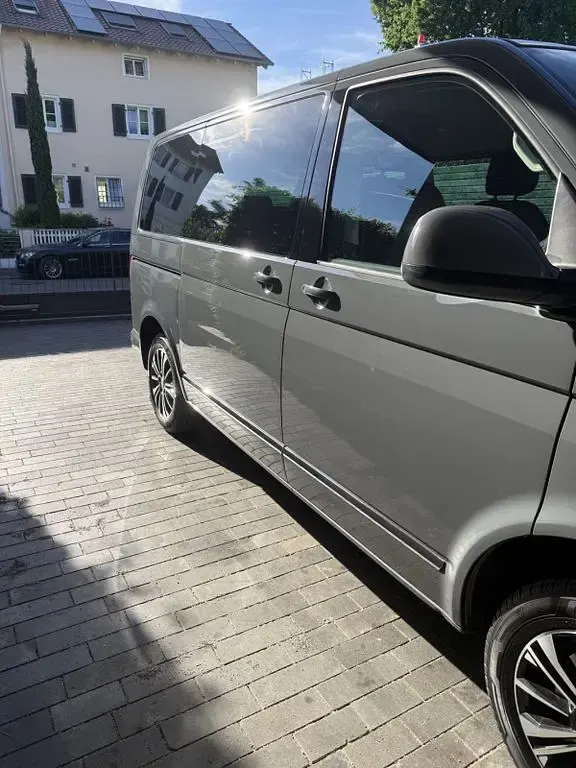 Gebraucht VW Multivan 199 PS (146 kW) 2020 Grau Van / Kleinbus