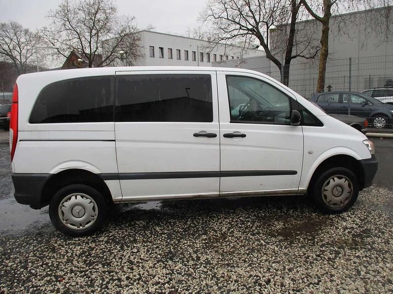 Gebraucht Mercedes Vito 163 PS (119 kW) 2012 Arktikweiss Van