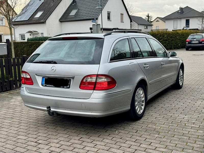 Gebraucht Mercedes E320 204 PS (150 kW) 2003 Grau Kombi