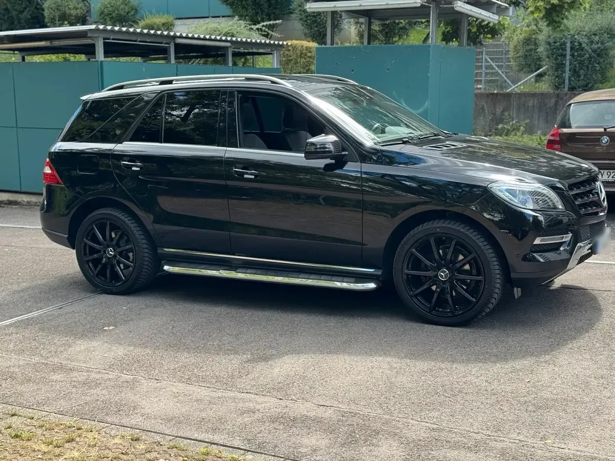 Gebraucht Mercedes ML350 258 PS (189 kW) 2015 Schwarz SUV