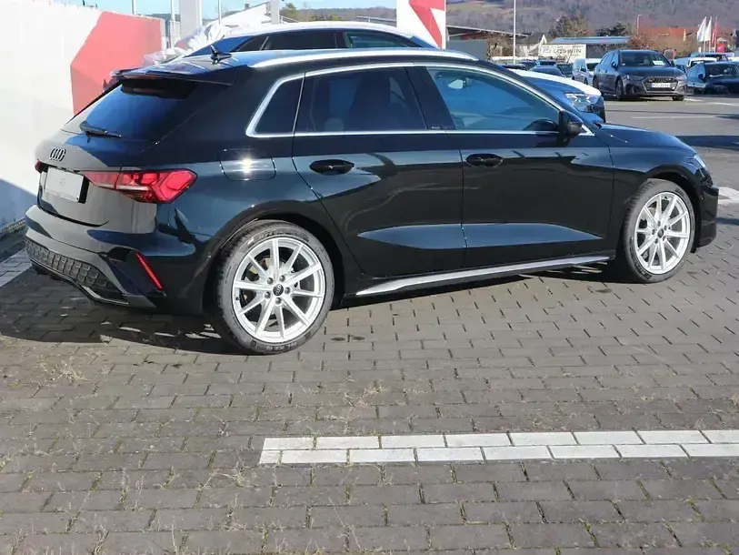 Gebraucht Audi A3 S-Line 150 PS (110 kW) 2025 Mythosschwarz metallic Limousine