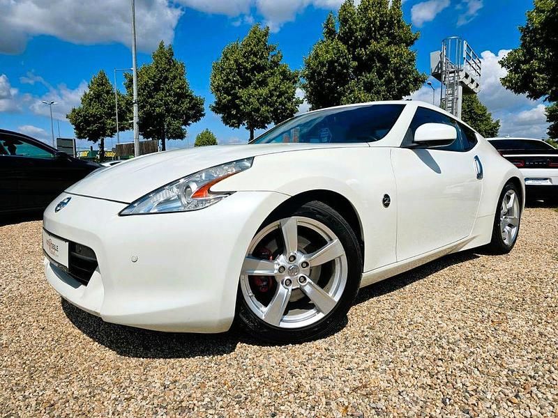 Weiß Gebraucht 2011 Nissan 370Z Pack Coupé | 19.990 € (Superpreis) - Bild 1/4