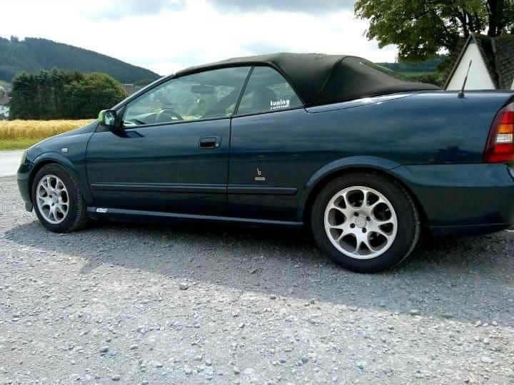 Gebraucht Opel Astra Cabriolet 101 PS (74 kW) 2001 Blau Cabrio