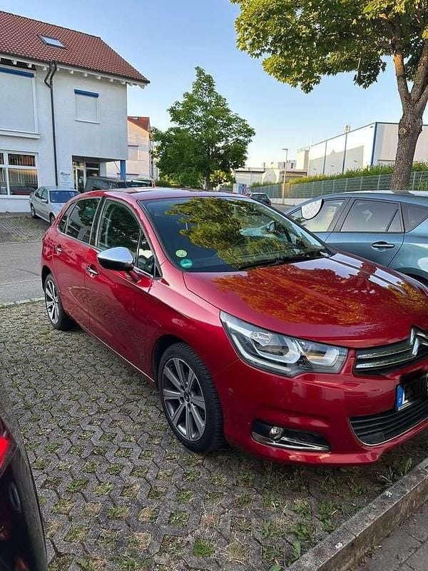 Rot Gebraucht 2015 Citroën C4 SELECTION Kleinwagen | 5.500 € (Guter Preis) - Bild 1/4
