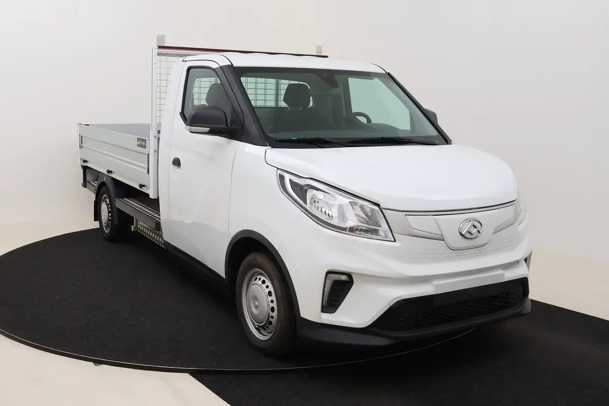 Neu Maxus eDeliver 3 89 kW (122 PS) 2025 (warm white) Van