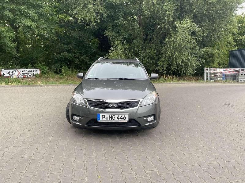 Gebraucht 2011 Kia Ceed Limousine | 5.500 € (Etwas zu teuer) - Bild 1/4