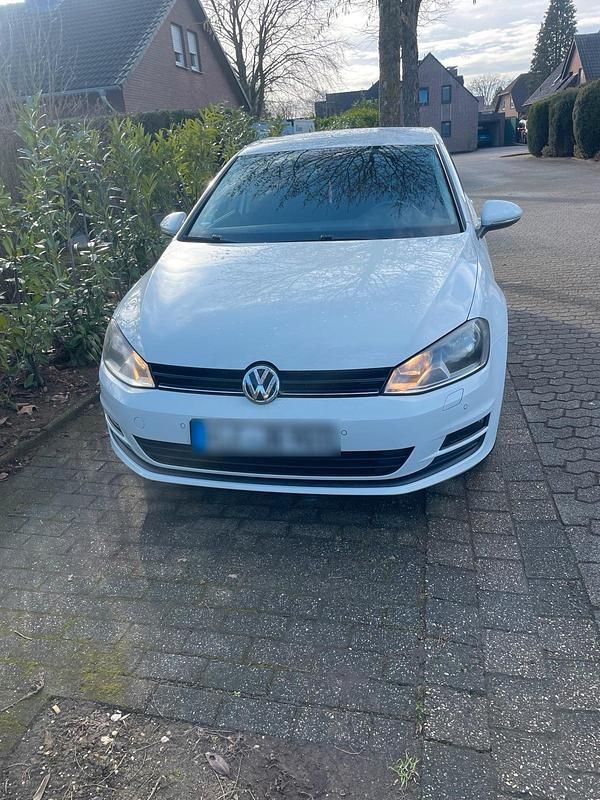 Gebraucht VW Golf VII 122 PS (89 kW) 2013 Weiß Kleinwagen