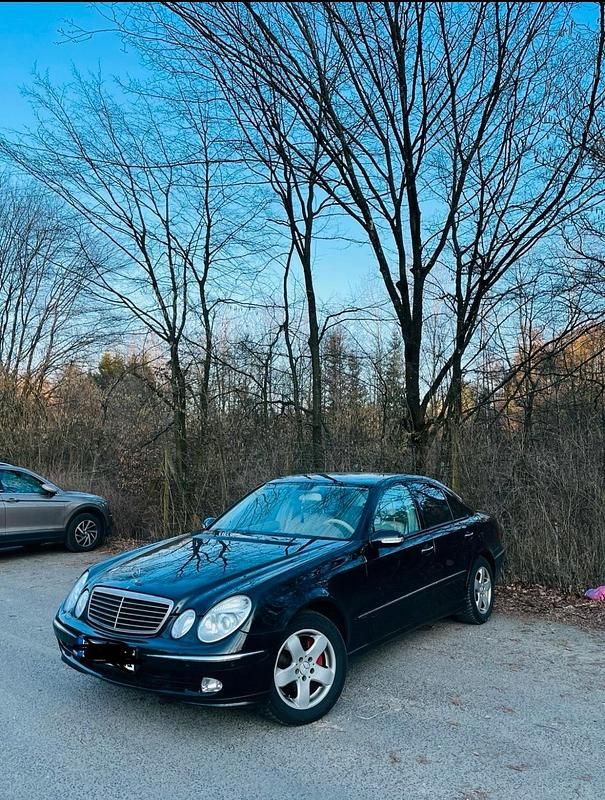 Gebraucht Mercedes E240 Avantgarde 177 PS (130 kW) 2004 Limousine