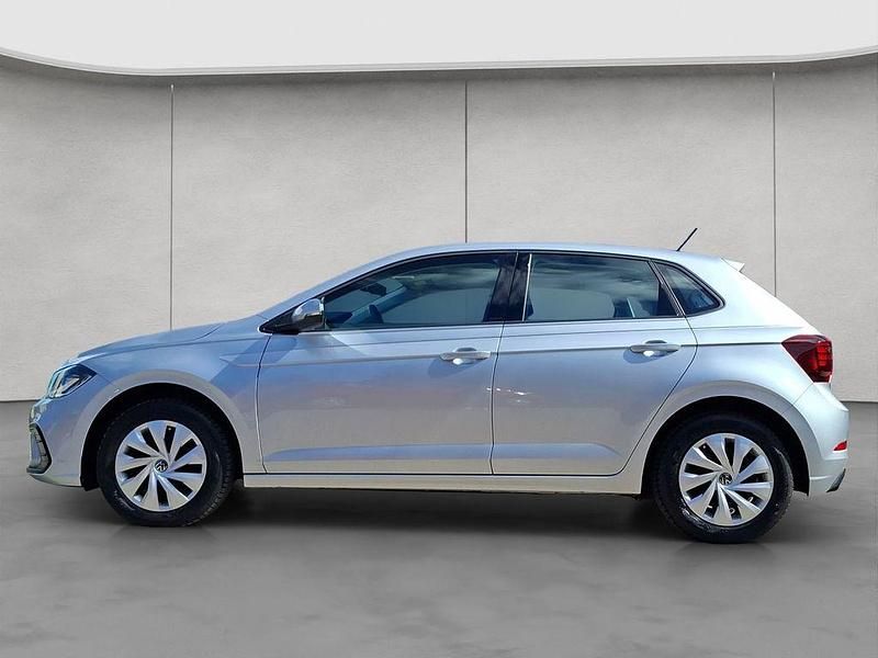 Używany VW Polo Life 95 KM (69 kW) 2023 Srebrny Hatchback