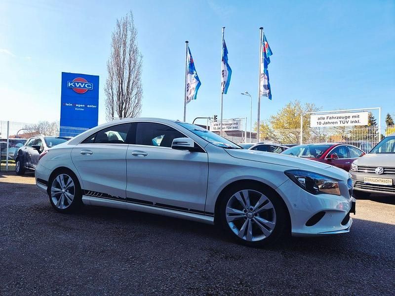 Gebraucht Mercedes CLA200 136 PS (100 kW) 2017 Weiß Limousine