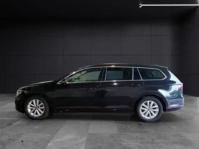 Gebraucht VW Passat Business 150 PS (110 kW) 2023 Schwarz Kombi