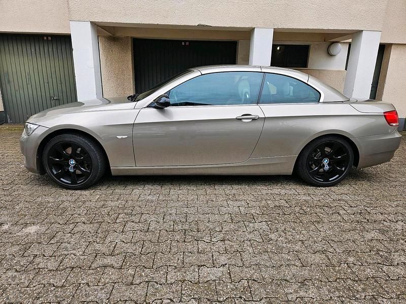 Braun Gebraucht 2007 BMW 320 Cabriolet Cabrio | 12.900 € (Etwas zu teuer) - Bild 1/4