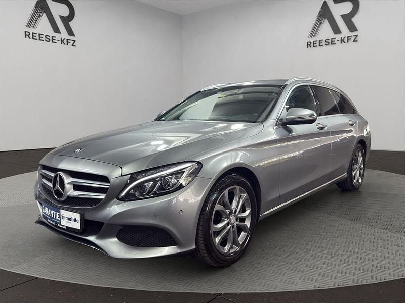 Silber Gebraucht 2016 Mercedes C300 Limousine | 16.490 € (Superpreis) - Bild 1/4