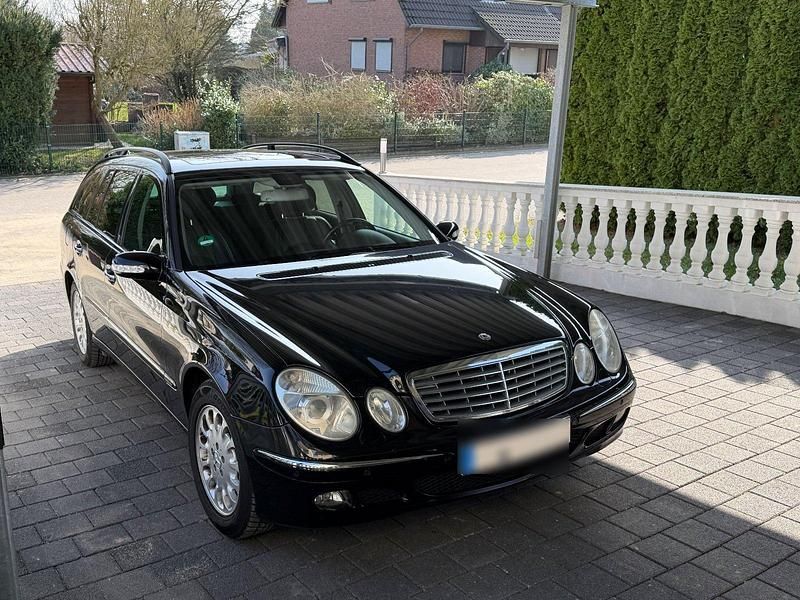 Gebraucht Mercedes E200 175 PS (128 kW) 2006 Schwarz Kombi