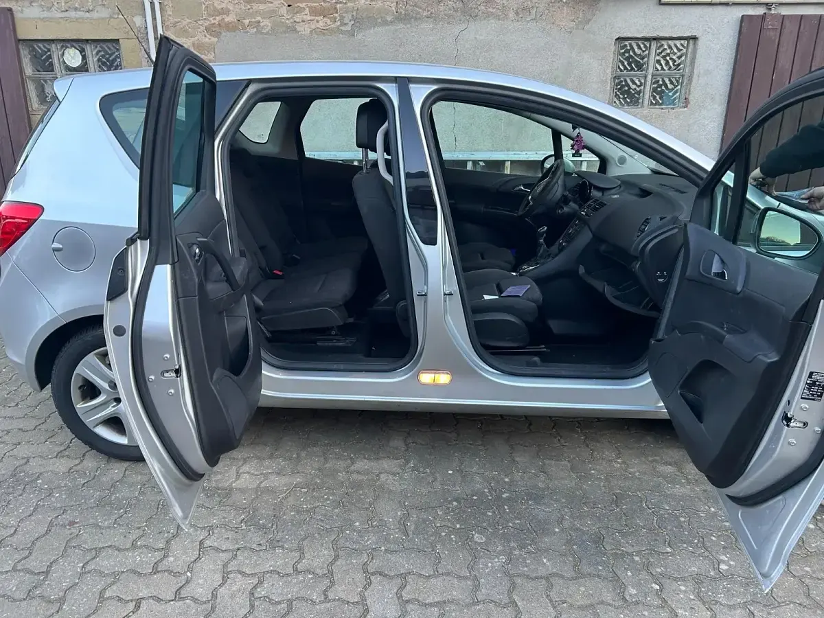 Gebraucht Opel Meriva S 120 PS (88 kW) 2010 Silber Van / Kleinbus