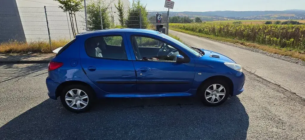 Gebraucht Peugeot 206+ 60 PS (44 kW) 2009 Blau Kleinwagen