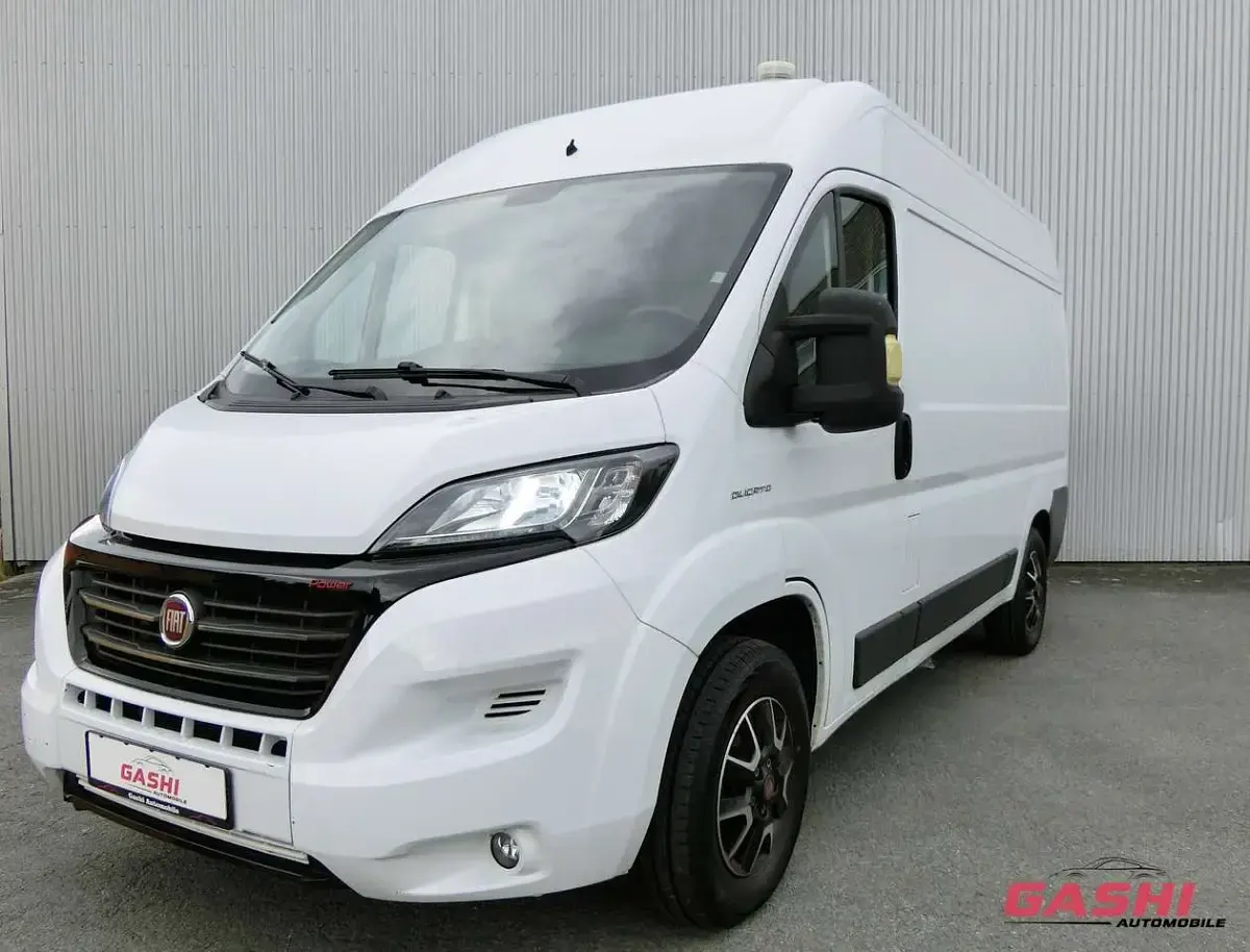 Gebraucht Fiat Ducato 148 PS (108 kW) 2018 Colore esterno weiss pastell Van