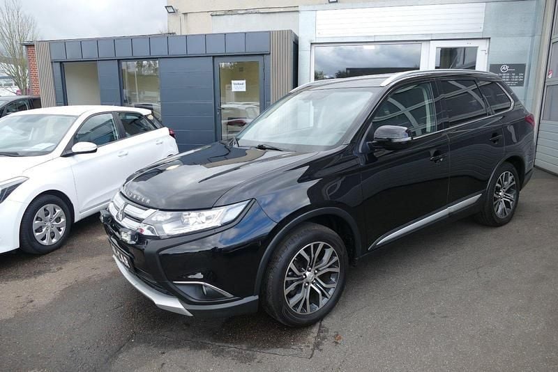 Schwarz Gebraucht 2015 Mitsubishi Outlander SUV | 7.990 € (Superpreis) - Bild 1/4