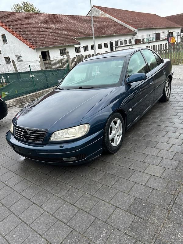 Second-hand Opel Omega 179 CP (131 kW) 2002 Albastru Berlinǎ