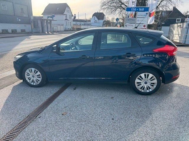 Gebraucht Ford Focus Ambiente 101 PS (74 kW) 2016 Blau Limousine