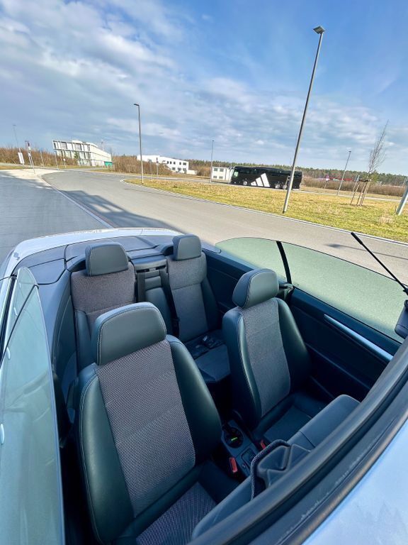 Silber Gebraucht 2009 Opel Astra Cabriolet Cosmo Cabrio | 3.000 € (Guter Preis) - Bild 1/4