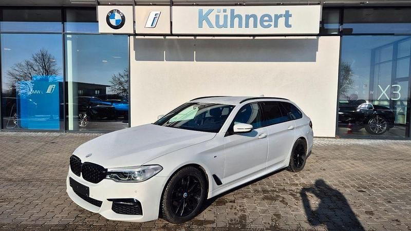 Weiß Gebraucht 2018 BMW 520 Performance Kombi | 19.650 € (Fairer Preis) - Bild 1/4