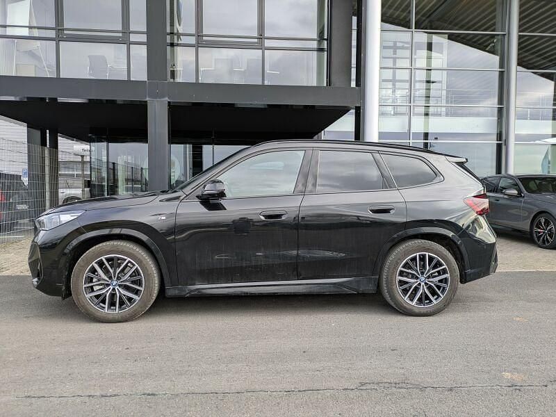 Gebraucht BMW iX1 M Sport 230 kW (313 PS) 2023 Saphirschwarz metallic SUV