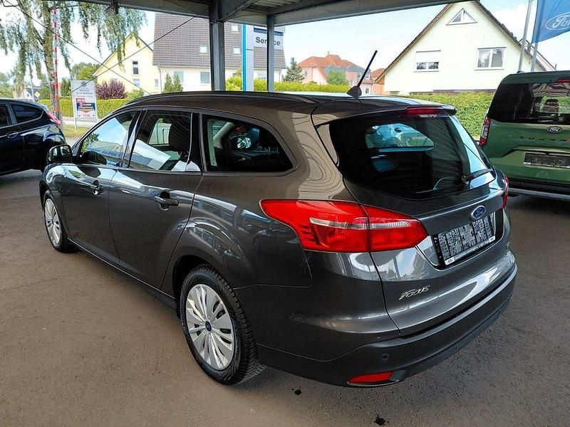 Gebraucht Ford Focus Business Edition 125 PS (91 kW) 2018 Grau Kombi
