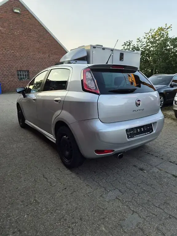 Gebraucht Fiat Punto Pop 69 PS (50 kW) 2013 Silber Kleinwagen