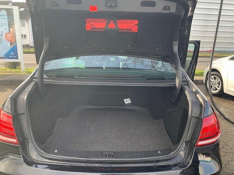 Gebraucht Mercedes E250 Avantgarde 204 PS (150 kW) 2015 Schwarz Kombi