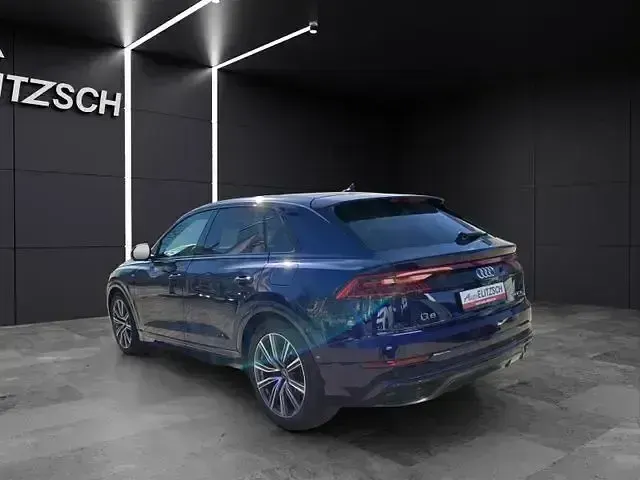 Gebraucht Audi Q8 Ambiente 381 PS (280 kW) 2023 Blau SUV