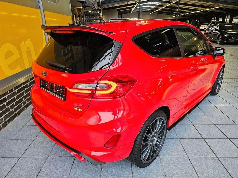 Gebraucht Ford Fiesta ST 200 PS (147 kW) 2019 Rot Kleinwagen